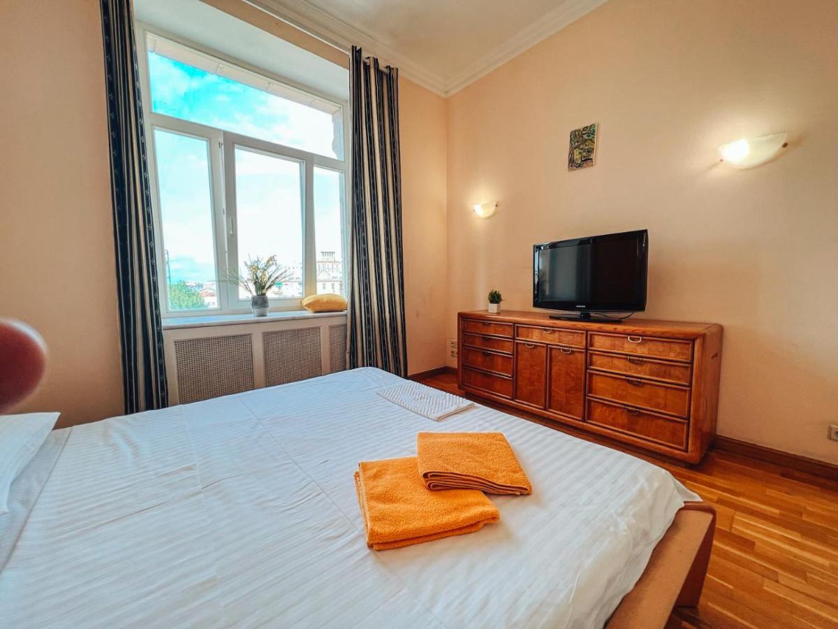Apartments Rentals Ukraine On Kreshchatik Kiev Esterno foto