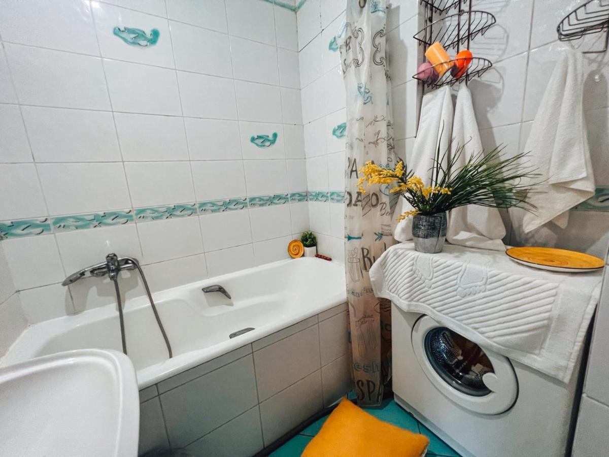 Apartments Rentals Ukraine On Kreshchatik Kiev Esterno foto