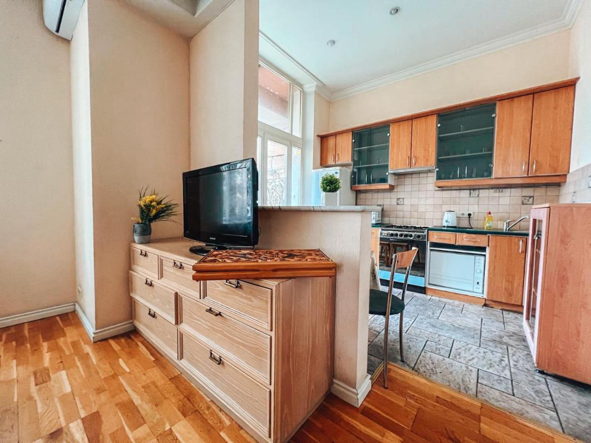 Apartments Rentals Ukraine On Kreshchatik Kiev Esterno foto