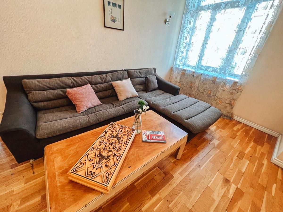 Apartments Rentals Ukraine On Kreshchatik Kiev Esterno foto
