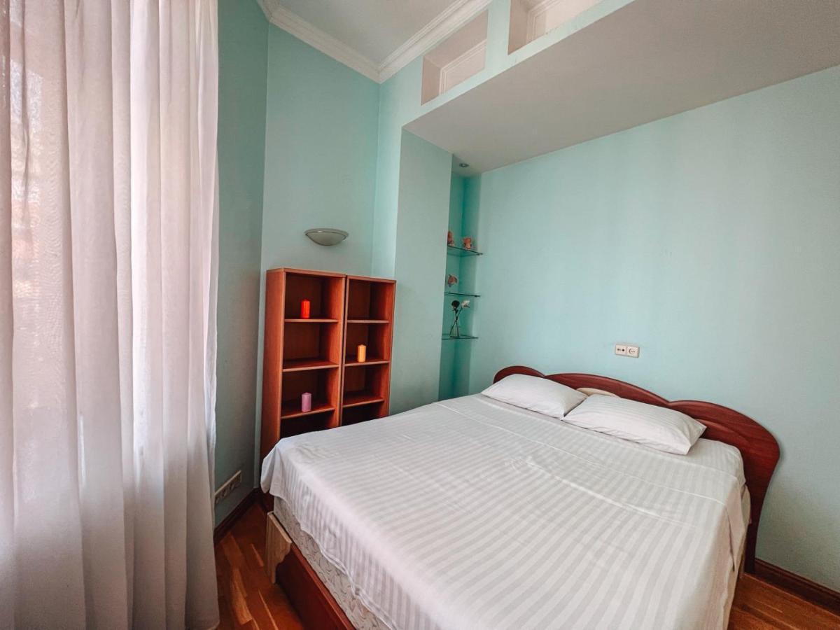 Apartments Rentals Ukraine On Kreshchatik Kiev Esterno foto
