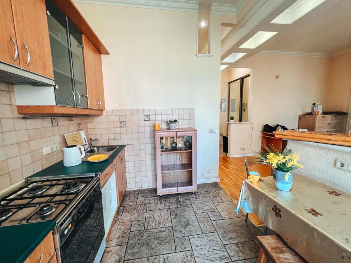 Apartments Rentals Ukraine On Kreshchatik Kiev Esterno foto