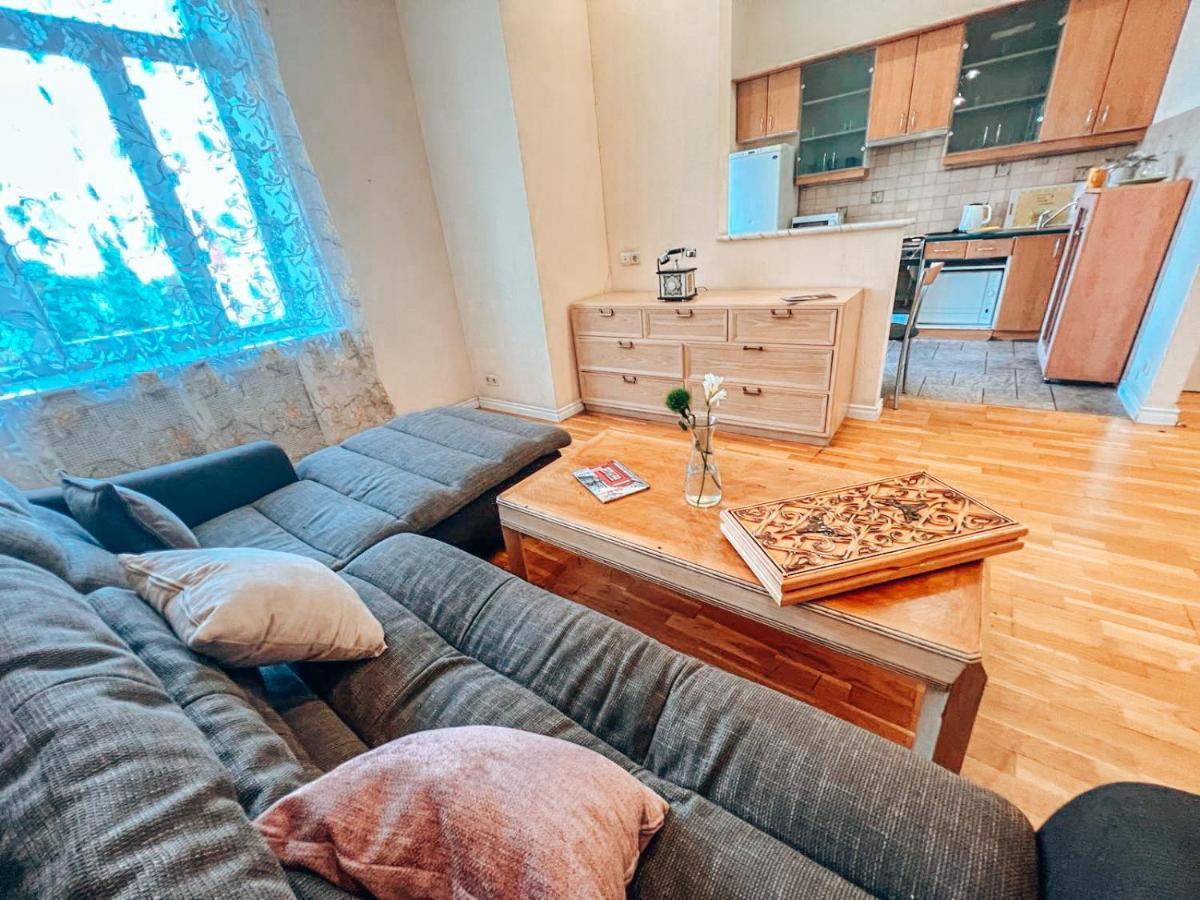Apartments Rentals Ukraine On Kreshchatik Kiev Esterno foto