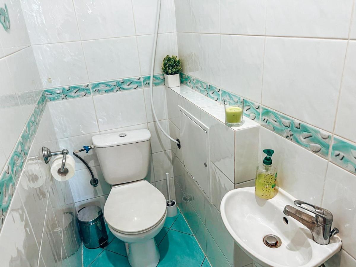 Apartments Rentals Ukraine On Kreshchatik Kiev Esterno foto