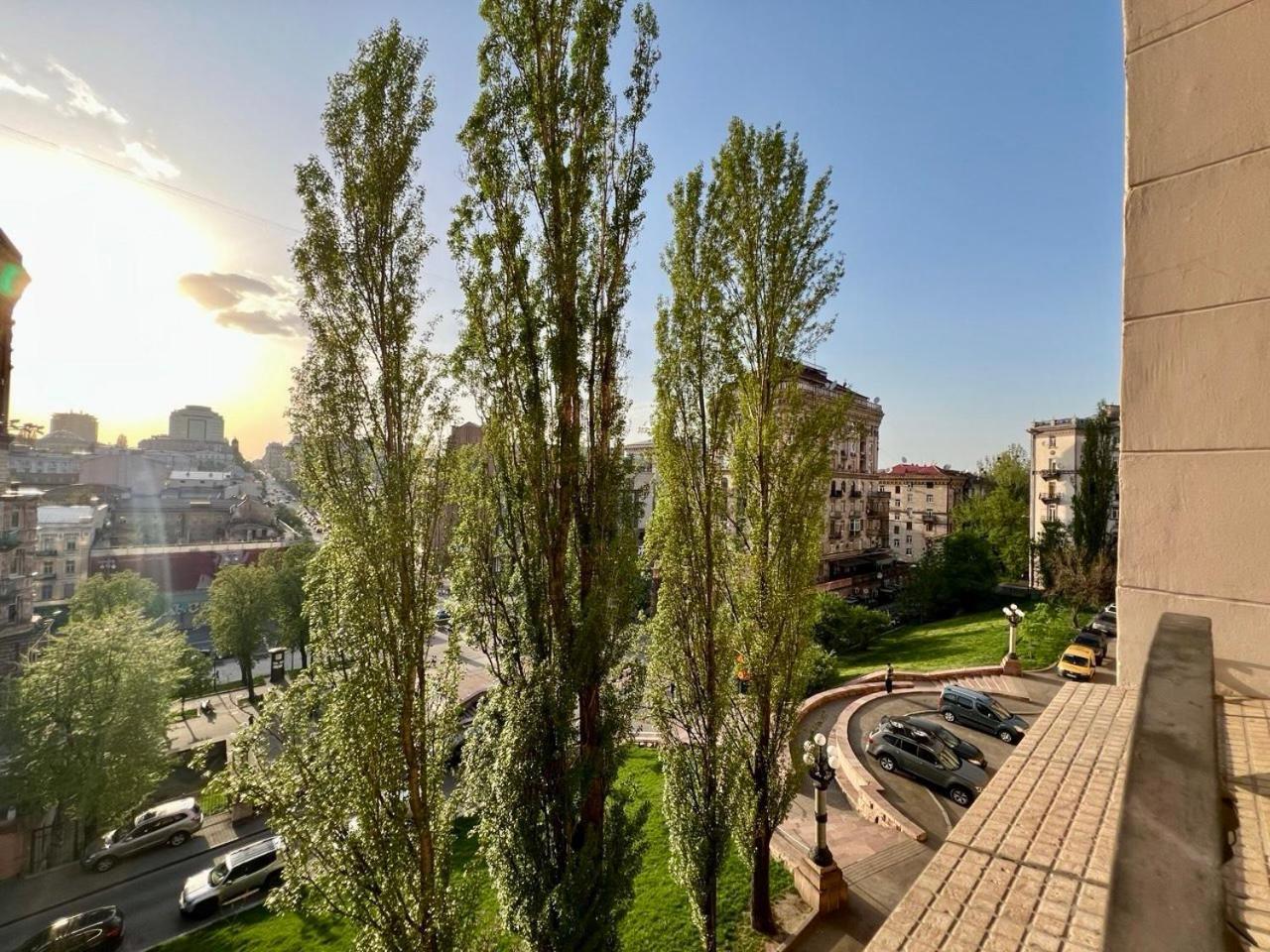 Apartments Rentals Ukraine On Kreshchatik Kiev Esterno foto