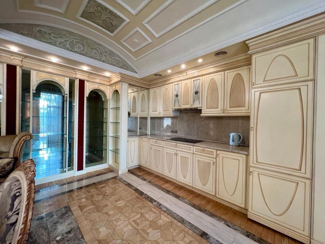 Apartments Rentals Ukraine On Kreshchatik Kiev Esterno foto