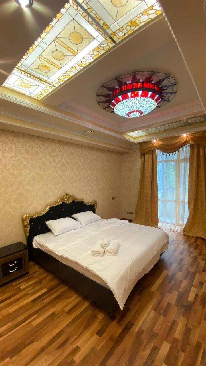 Apartments Rentals Ukraine On Kreshchatik Kiev Esterno foto