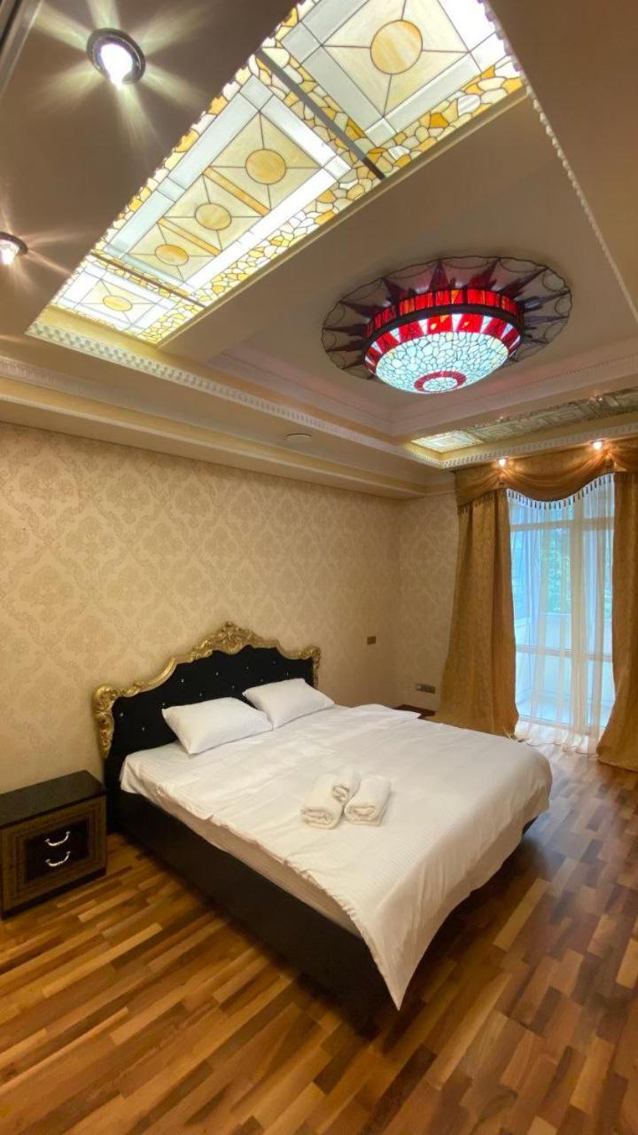 Apartments Rentals Ukraine On Kreshchatik Kiev Esterno foto